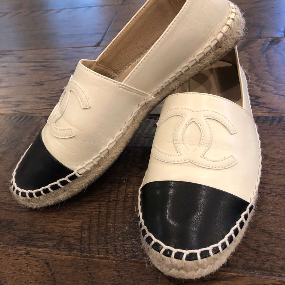 Black and cream leather CHANEL espadrille